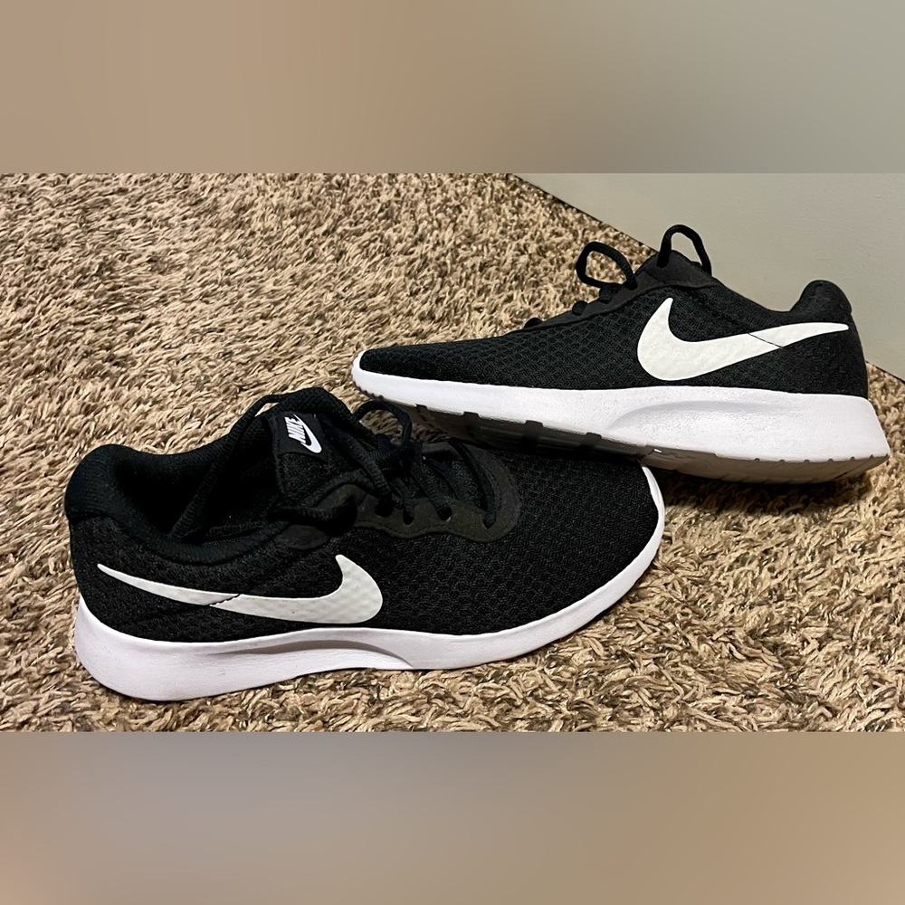 Womens Nike sneakers